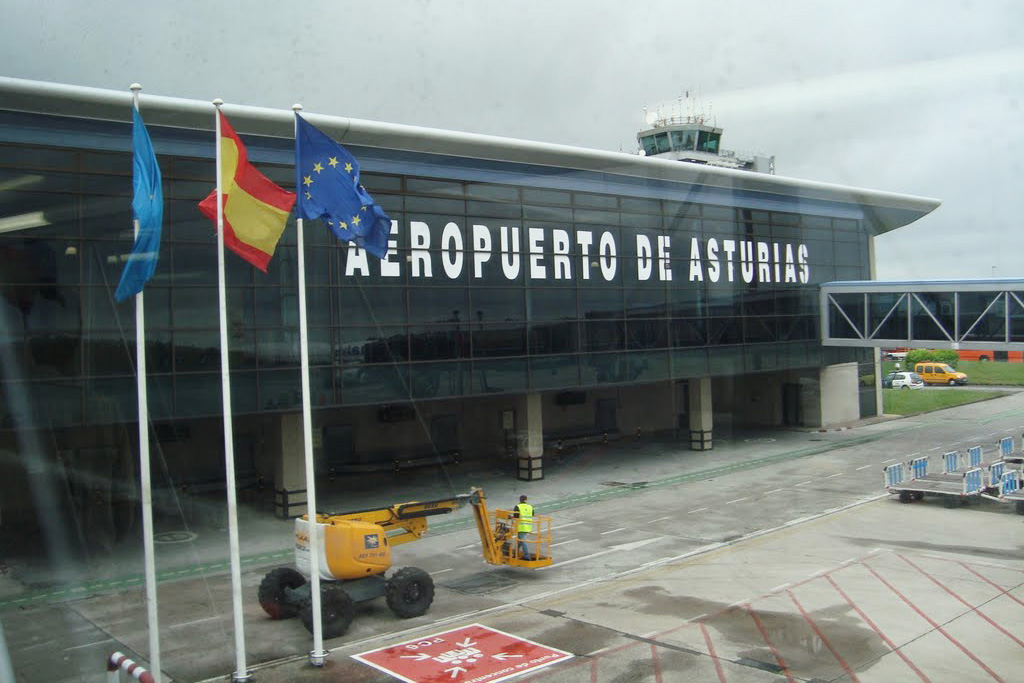 Astúrias Airport (Spain)Client Dir. Gen. Infr. Ministério ARYear 1965