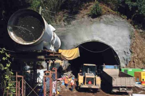 <div style="text-align:center; color:white;"><div style="font-size:17px; ">Alternative Route at Calheta, 1st phase</div><br>Client: Governo Regional da Madeira<br>Year: 2001 – 2003</div>