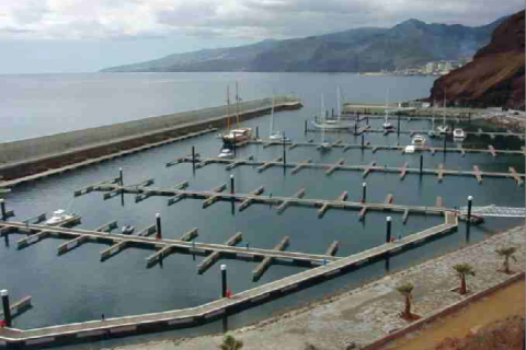 <div style="text-align:center; color:white;"><div style="font-size:17px; ">Quinta do Lorde Marina*</div><br>Client: Quinta do Lorde<br>Year: 2001 – 2002</div>