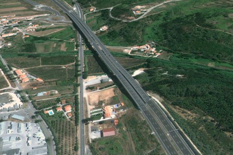 <div style="text-align:center; color:white;"><div style="font-size:17px; ">Alfeizerão Flyover on the A8</div><br>Client: Auto-Estradas do Atlântico<br>Year: 1999 – 2001</div>