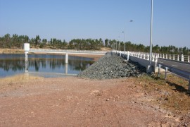 <div style="text-align:center; color:white;"><div style="font-size:17px; ">Álamos III Dam *</div><br>Client: EDIA<br>Year: 2004 – 2006</div>