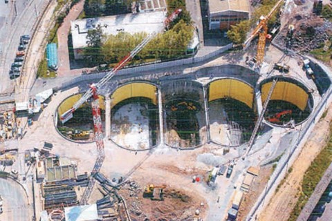 <div style="text-align:center; color:white;"><div style="font-size:17px; ">Amadora Subway Station*</div><br>Client: Metropolitano de Lisboa<br>Year: 2000 – 2003</div>