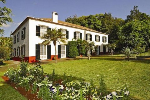 <div style="text-align:center; color:white;"><div style="font-size:17px; ">Quinta da Bela Vista Inn</div><br>Client: Quinta da Bela Vista<br>Year: 1999 – 2001</div>