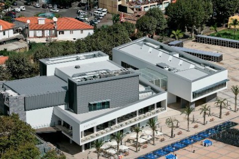 <div style="text-align:center; color:white;"><div style="font-size:17px; ">Fórum Machico</div><br>Client: Sociedade de Desenvolvimento de Porto Santo SA<br>Year: 2001 – 2003</div>