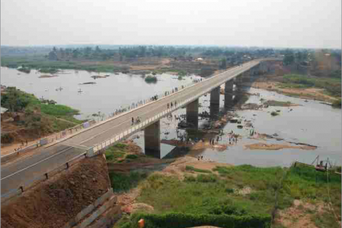 <div style="text-align:center; color:white;"><div style="font-size:17px; ">Bridge across the Lugela River (Mozambique)</div><br>Client:  ANE – Administração Nacional de Estradas <br>Year: 2009 – 2009</div>