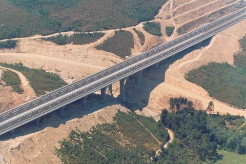 <div style="text-align:center; color:white;"><div style="font-size:17px; ">Santa Cristina Viaduct</div><br>Client: Brisa SA<br>Year: 1996 – 1998</div>