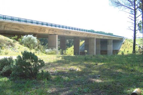 <div style="text-align:center; color:white;"><div style="font-size:17px; ">Burgão Viaduct</div><br>Client: Brisa SA<br>Year: 1996 – 1998</div>