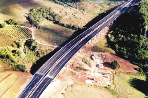<div style="text-align:center; color:white;"><div style="font-size:17px; ">Viaduct on the Ribeira da Moita</div><br>Client: Auto-Estradas do Atlântico SA<br>Year: 2000 – 2001 </div>