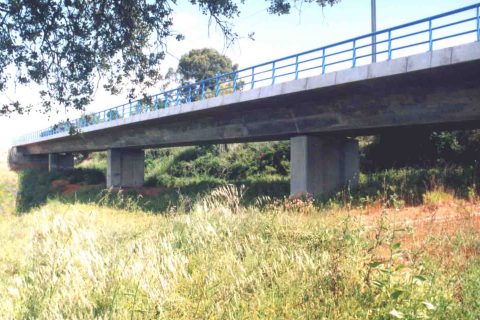 <div style="text-align:center; color:white;"><div style="font-size:17px; ">Barranco Bridge (South Line)</div><br>Client: REFER<br>Year: 2000 – 2002</div>