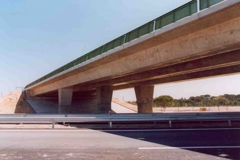 <div style="text-align:center; color:white;"><div style="font-size:17px; ">2 VIADUCT (A13)</div><br>Client: Brisa SA<br>Year: 2000 – 2002</div>