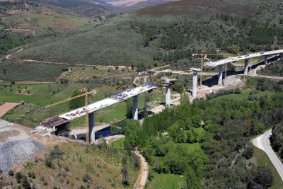 <div style="text-align:center; color:white;"><div style="font-size:17px; ">Quintanilha International Bridge</div><br>Client: EP<br>Year: 2005 – 2007</div>
