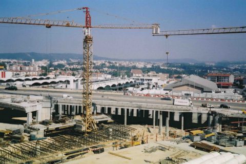 <div style="text-align:center; color:white;"><div style="font-size:17px; ">V2 and V3 viaducts (Estação das Antas; Porto)</div><br>Client: Câmara Municipal do Porto<br>Year: 2002 – 2003</div>