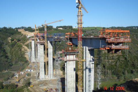 <div style="text-align:center; color:white;"><div style="font-size:17px; ">Bridge over Ribeira da Vidigueira</div><br>Client: Mafratlântico<br>Year: 2005 – 2007</div>