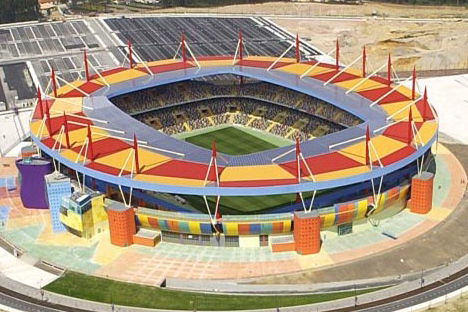<div style="text-align:center; color:white;"><div style="font-size:17px; ">Estádio Municipal de Aveiro</div><br>Cliente: EMA<br>Ano: 2001 – 2003</div>