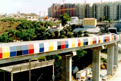 <div style="text-align:center; color:white;"><div style="font-size:17px; ">Viaduto das Olaias</div><br>Cliente: Metropolitano de Lisboa<br>Ano: 1995 – 1996</div>