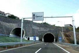 <div style="text-align:center; color:white;"><div style="font-size:17px; ">Via Rápida Machico / Caniçal (Túnel duplo do Caniçal)*</div><br>Cliente: Governo Regional da Madeira<br>Ano: 2001 – 2004</div>